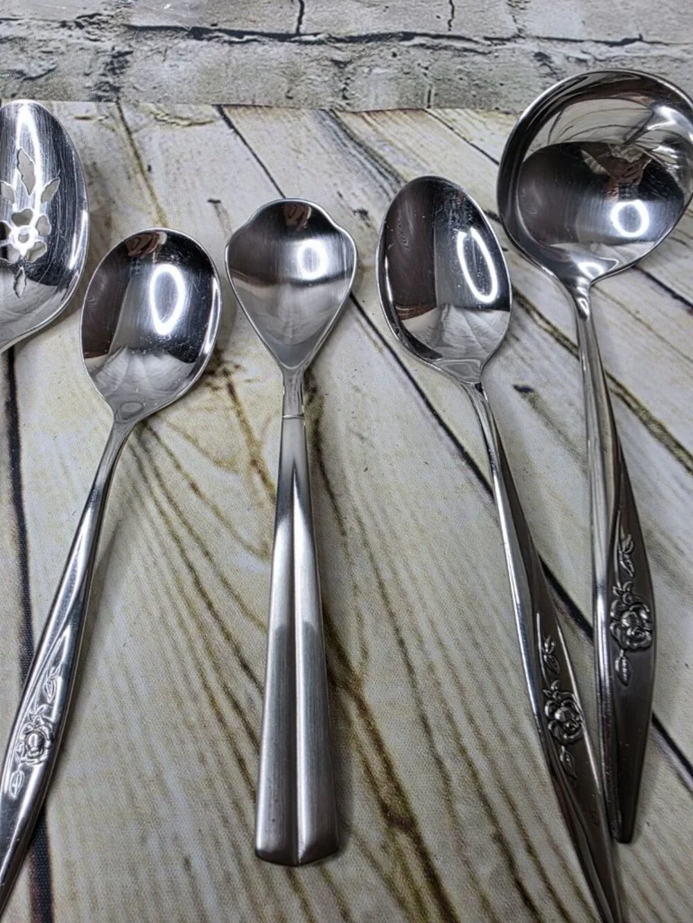8 Oneida LASTING ROSE  Assorted Spoons Knives Fork Ladle Pieces See Photo